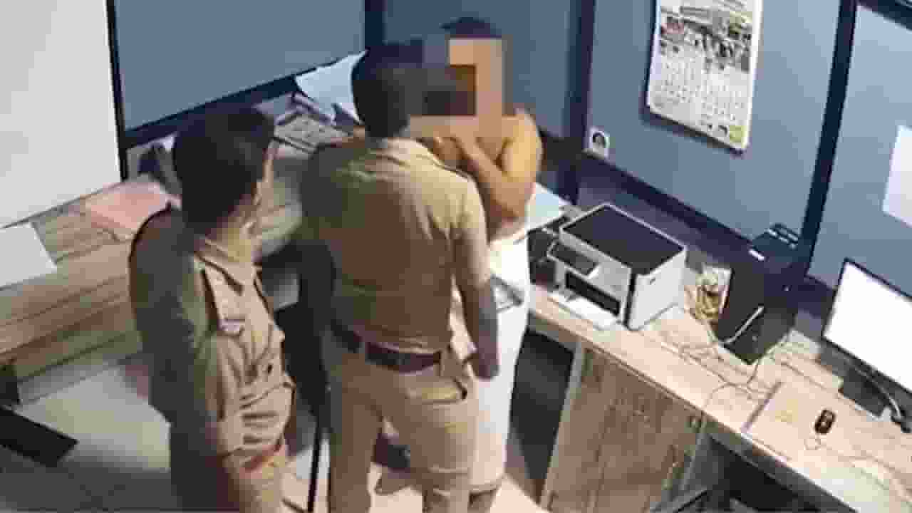 kerala congress worker beaten by police