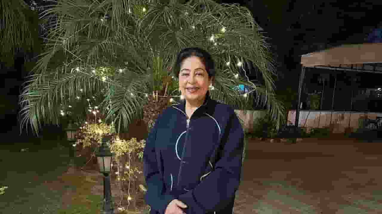 kirron kher get notice