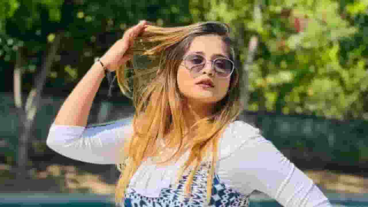 Gujarat influencer honey trapping case