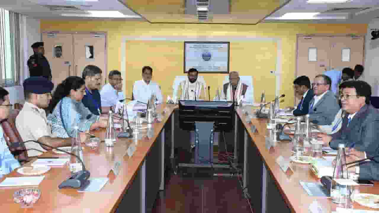 Manohar Lal Khattar and Nayab singh Saini । Photo Credit: Khabargaon