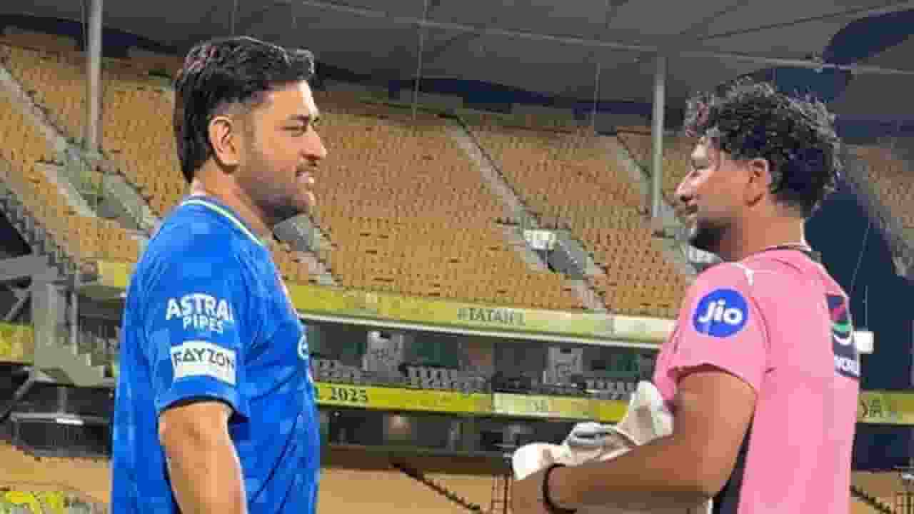 ms dhoni and kuldeep yadav
