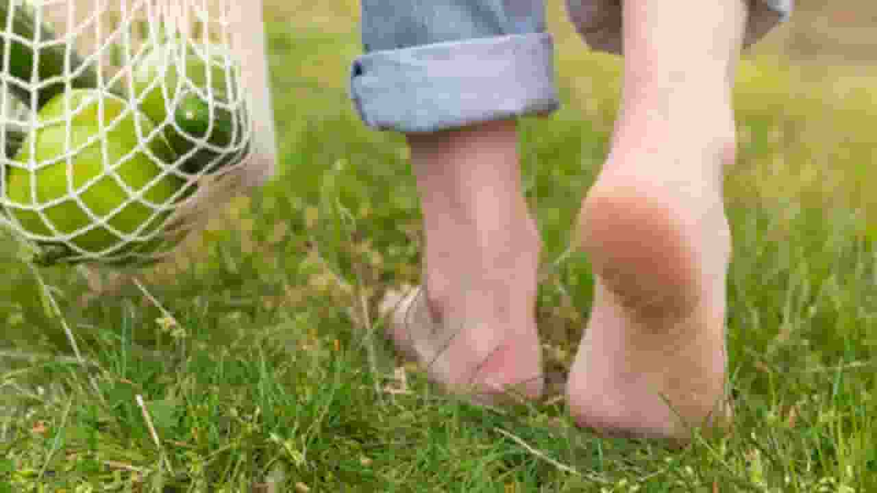 walking bare foot health benefits