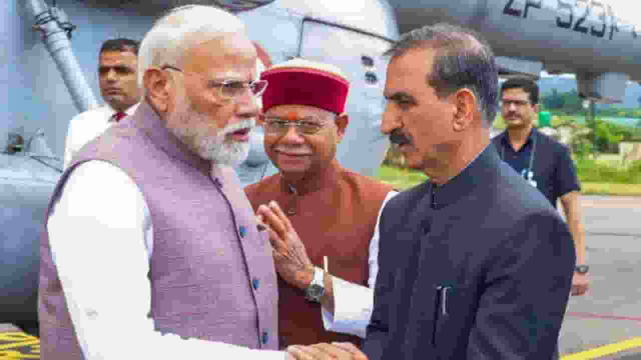 PM Modi and Sukhvinder singh sukhu meeting । Photo Credit: PTI