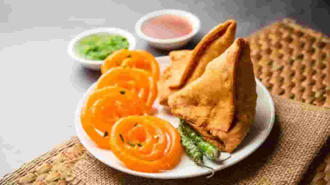 samosa and jalebi