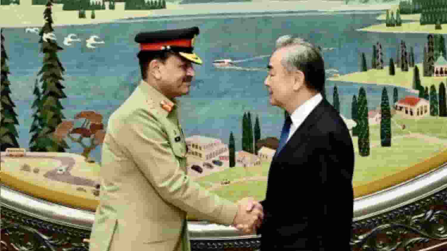 Asim Munir and Wang Yi