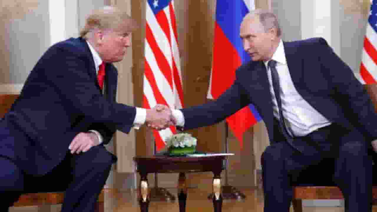 डोनाल्ड ट्रंप और व्लादिमीर पुतिन । Photo Credit: PTI