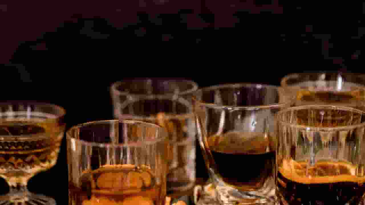अमृतसर: मजीठा में जहरीली शराब ने ली 15 लोगों की जान, सप्लायर गिरफ्तार Image of Liqour
