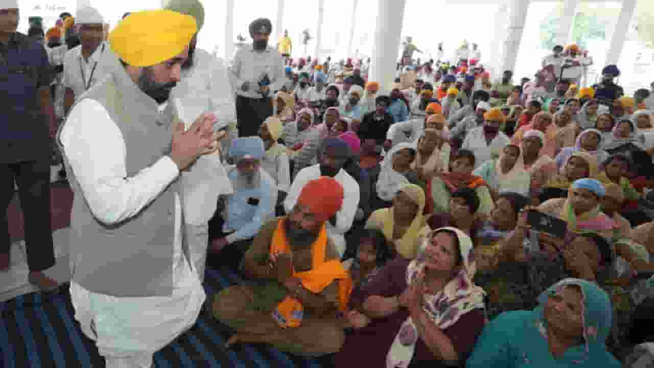 10 गिरफ्तार, 2 सस्पेंड, 17 की मौत, जहरीली शराब कांड में क्या-क्या हुआ? Image of Bhagwant Mann