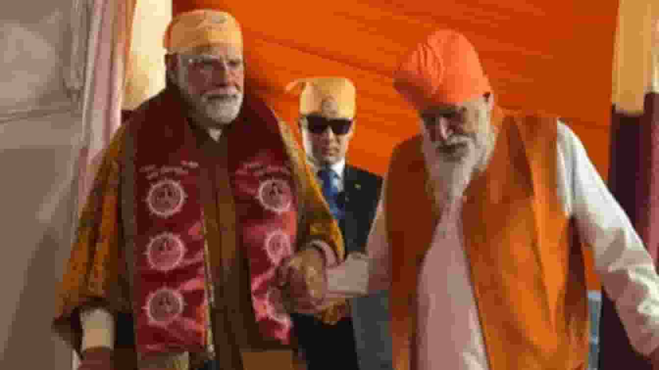Sant Niranjan Dass and PM Modi