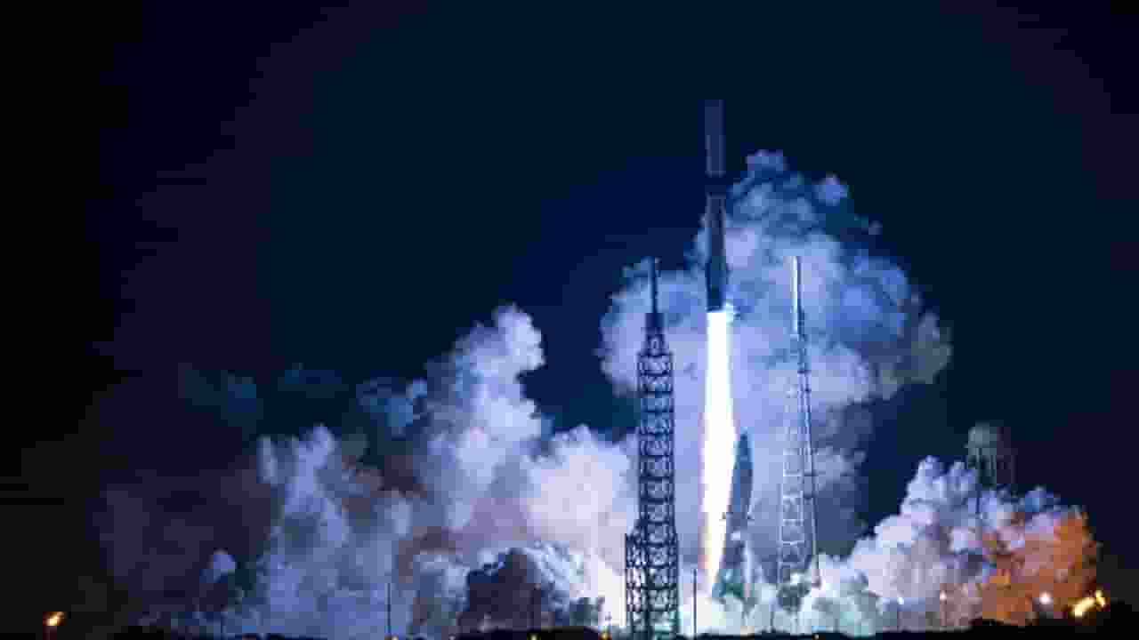 Blue Origin का बड़ा कदम, New Glenn ने स्पेस एक्स के दबदबे को दी टक्कर Image of New Glenn Rocket Mission