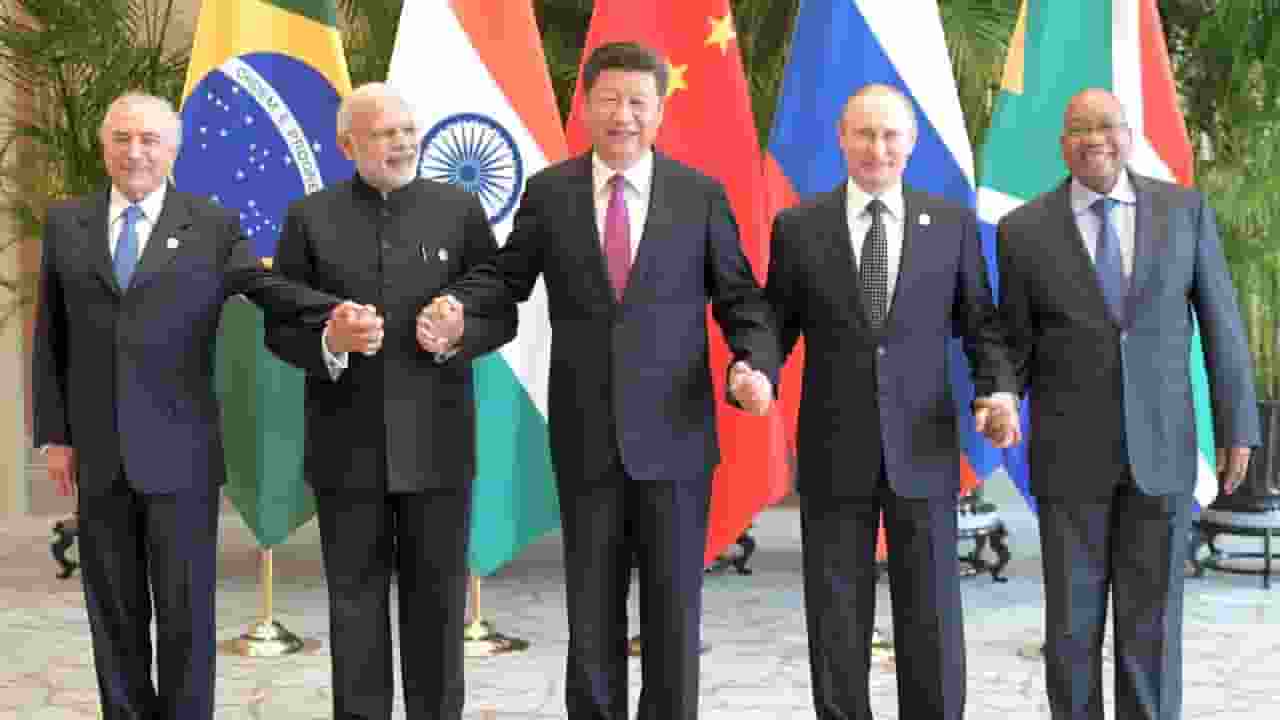 डोनाल्ड ट्रम्प का अमेरिका फर्स्ट BRICS के लिए मौका क्यों? समझिए BRICS