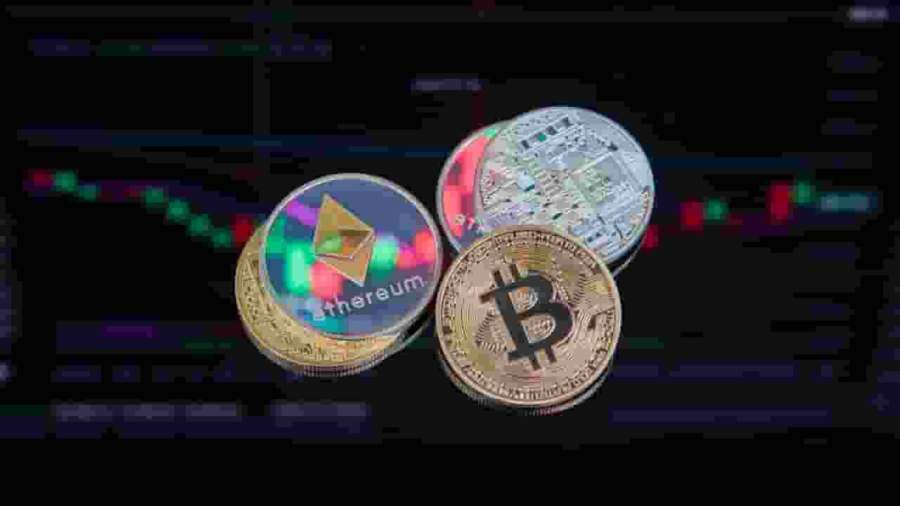 क्रिप्टो में किया है निवेश तो अब देना होगा टैक्स Image of Cryptocurrency