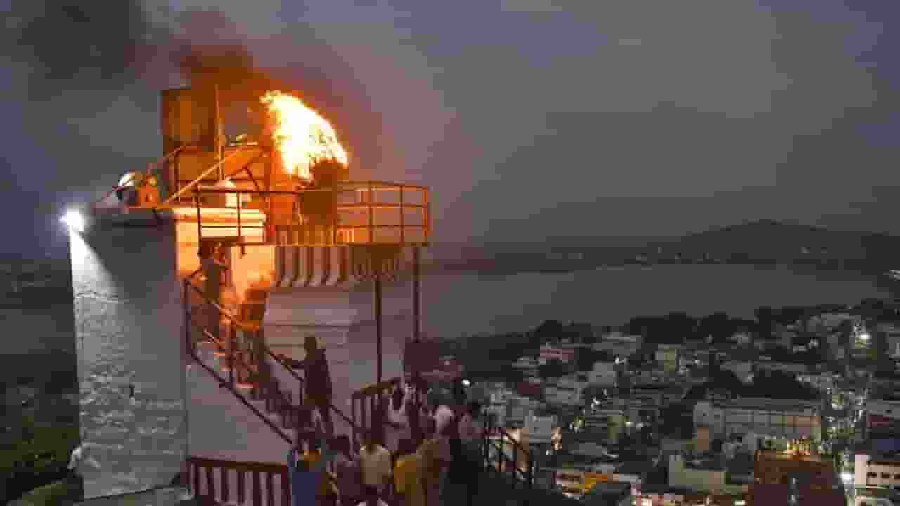 karthigai deepam controversy