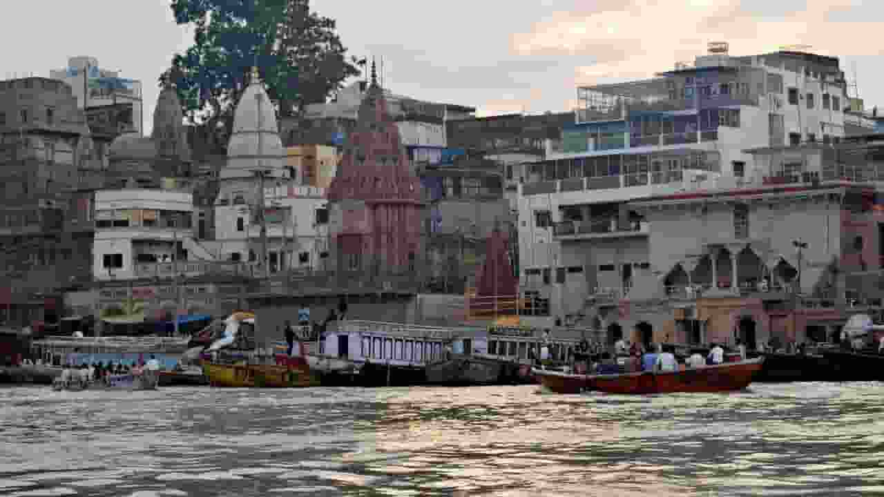 गंगा दशहरा: भगीरथ की तपस्या और पापों को हरने वाली गंगा की पूजा कब Image of Ganga River
