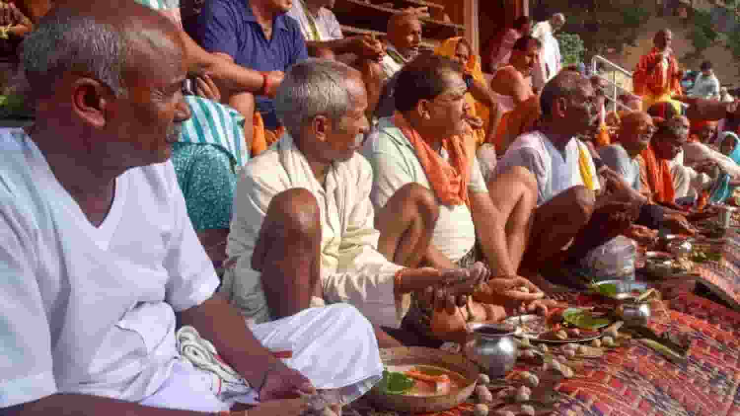 बिहार सरकार लाई ऑनलाइन पिंडदान स्कीम, पंडे विरोध क्यों करने लगे? Gaya Ji