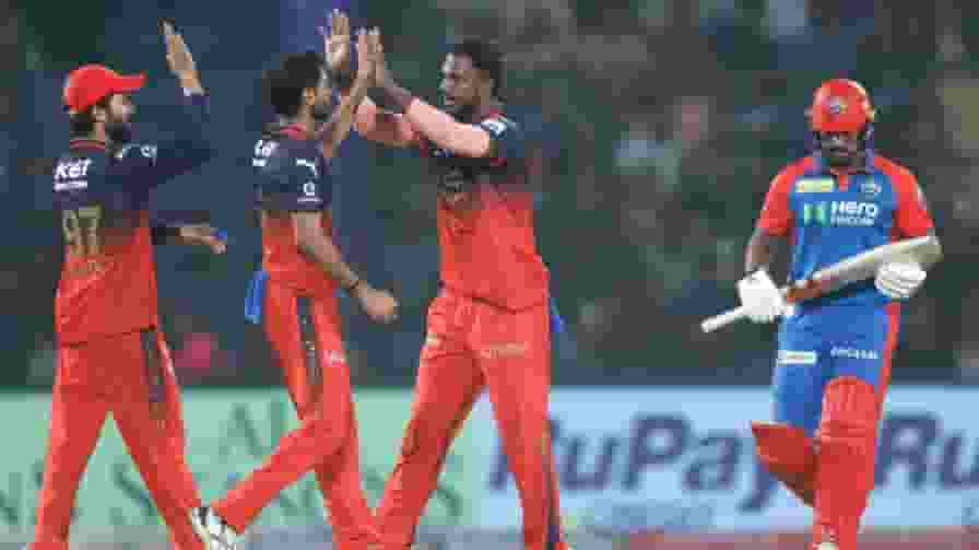 ट्रिस्टन स्टब्स ने बचाई DC की लाज, RCB को मिला 163 रन टारगेट Delhi Capitals vs RCB