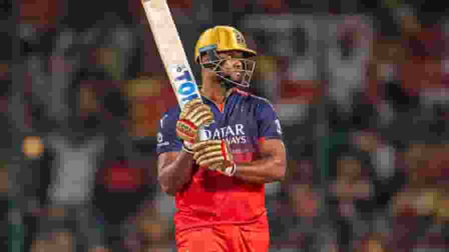 RCB के लिए अच्छी खबर, टीम में लौट आया सबसे विस्फोटक बल्लेबाज Romario Shepherd IPL 2025