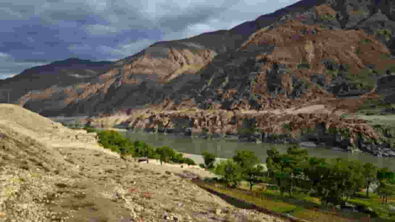 सिंधु जल समझौते पर 'दुश्मनी' का असर, बेअसर क्यों? Sidhu water treaty