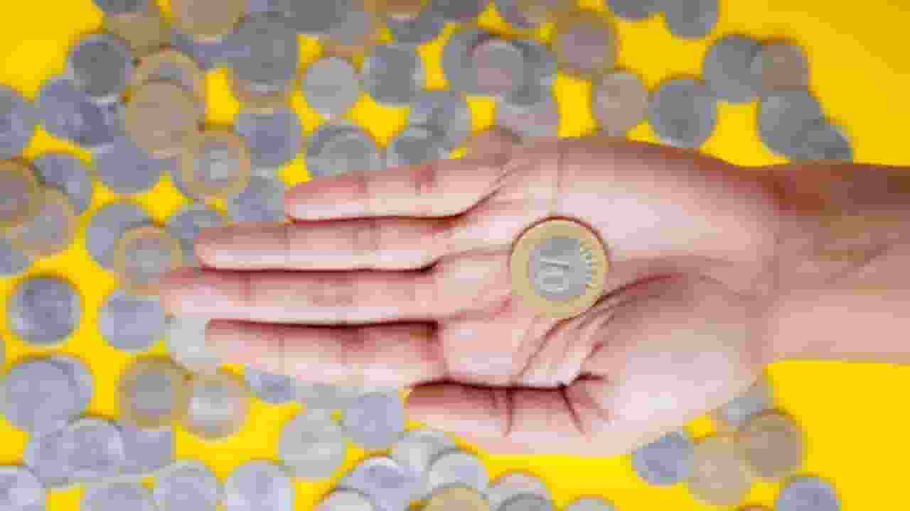 लाडली बहन से मइया सम्मान तक..., चुनाव जीत की गारंटी बन गए हैं कैश वाले वादे? Money (Representative Image)