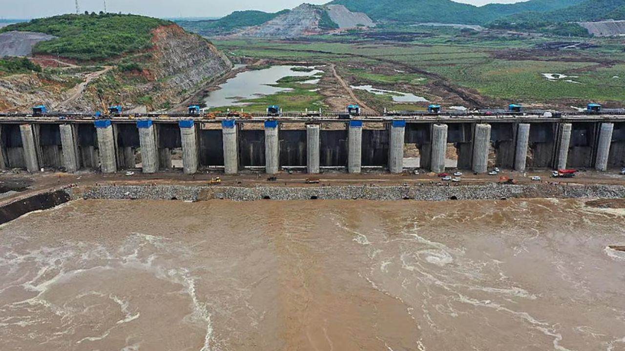 दो नदियों का पानी, सूखा और एक प्रोजेक्ट, उलझे क्यों आंध्र-तेलंगाना? Polavaram Project