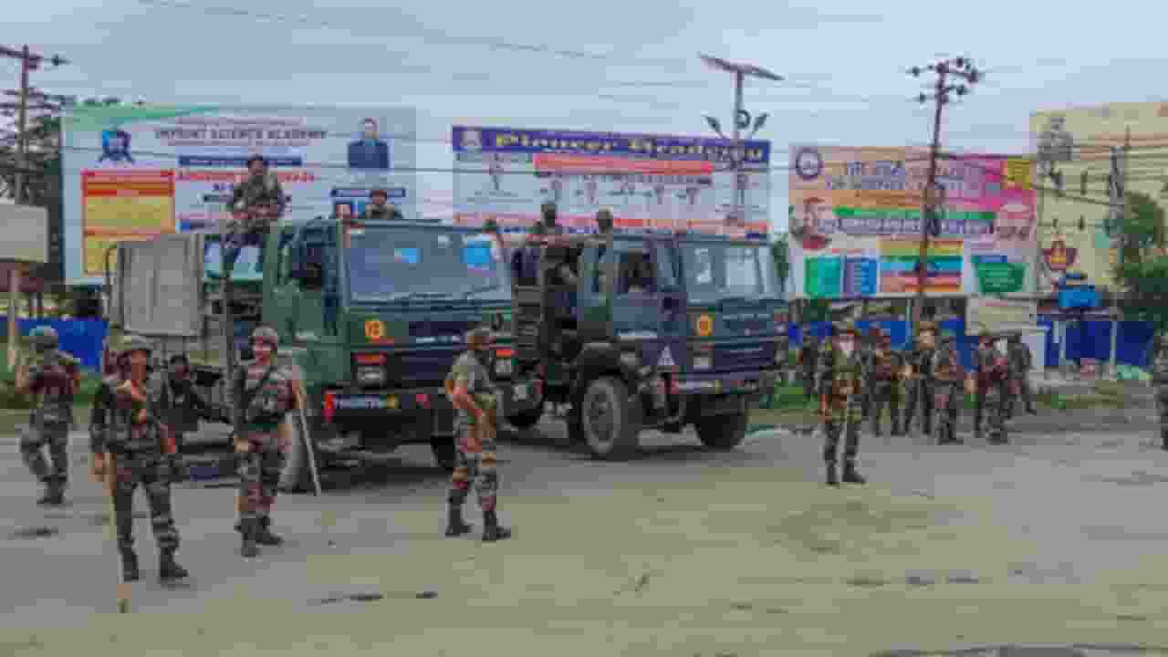 मणिपुर: कुकी प्रदर्शनकारियों की सुरक्षा बलों से क्यों हो रही भिड़ंत? representational image । Photo Credit: PTI