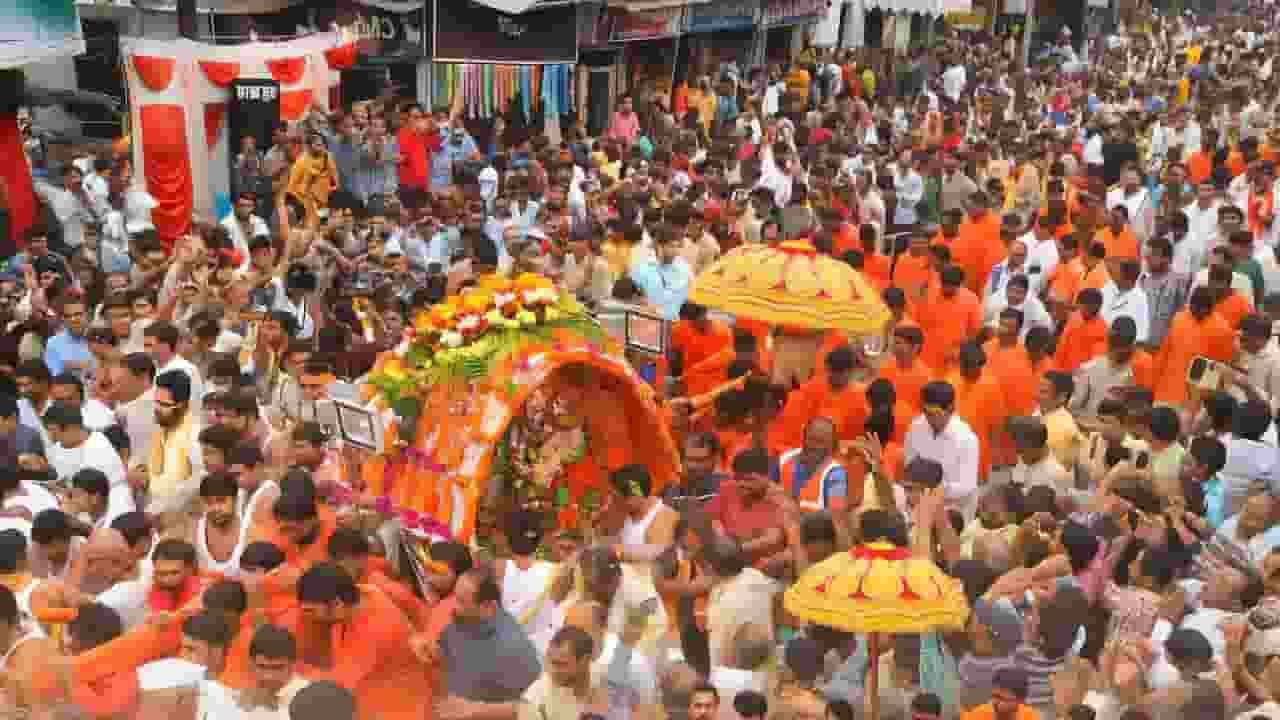 महाकाल की शाही सवारी से रथ यात्रा तक, जानें शोभायात्रा के सभी रूप Image of bhagwan Mahakal Shahi sawari