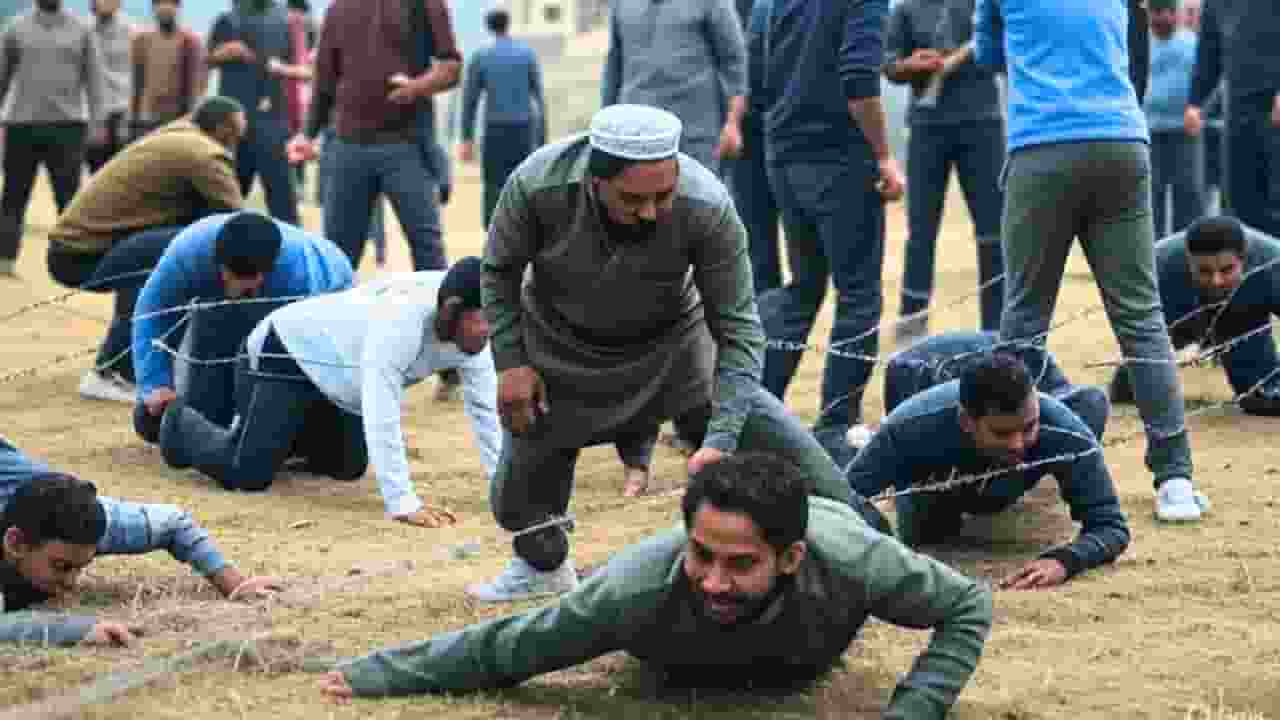 भारत पर हमला करने वाले आतंकियों को कौन और कैसे तैयार करता है? representative image