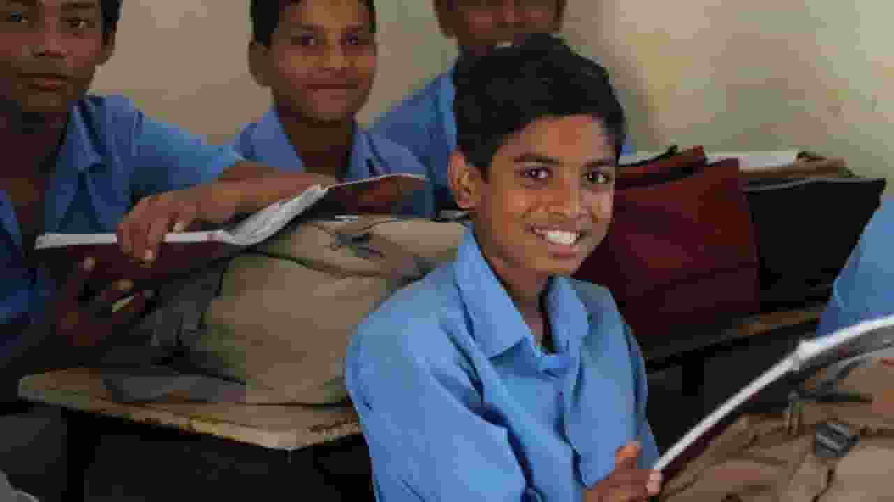 उत्तराखंड के 1149 स्कूलों में एक भी नहीं, 3504 में सिर्फ एक टीचर primary schools condition in Uttarakhand