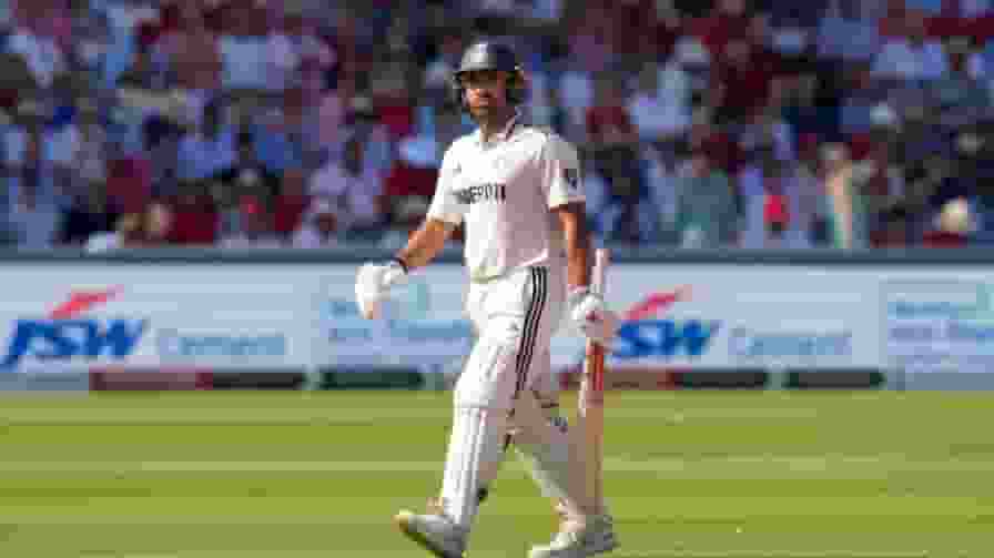 6 पारियां, सिर्फ 131 रन और फिर ड्रॉप, खत्म हो गया करुण नायर का करियर? Karun Nair