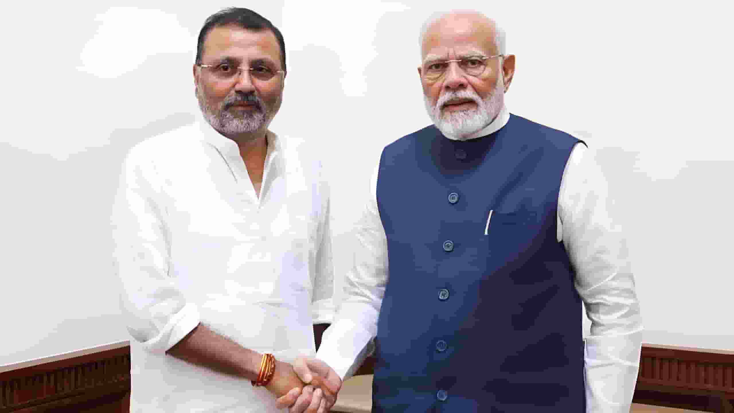 'मोदी हमारे नेता न हों तो हमारी 150 सीट भी नहीं आएगी'- निशिकांत दुबे Nishikant Dubey and PM Narendra Modi