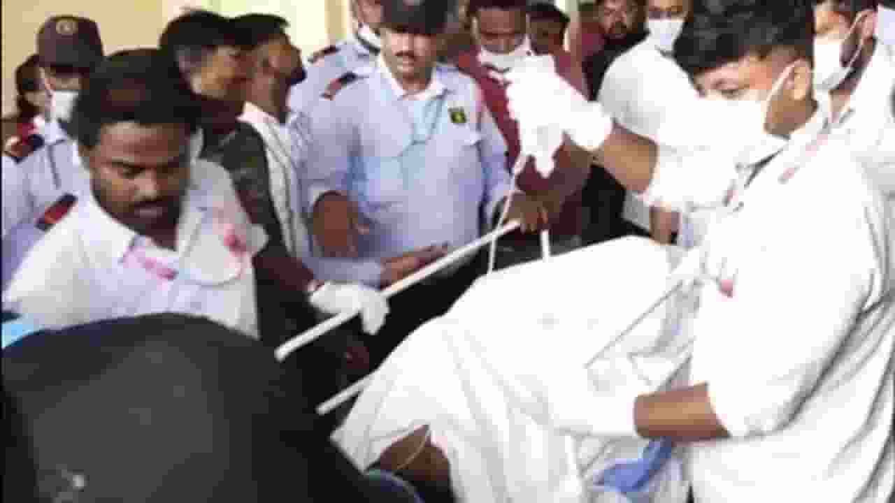 जिस लड़की के जलाने पर ओडिशा में बवाल हुआ था, उसने दम तोड़ दिया Odisha