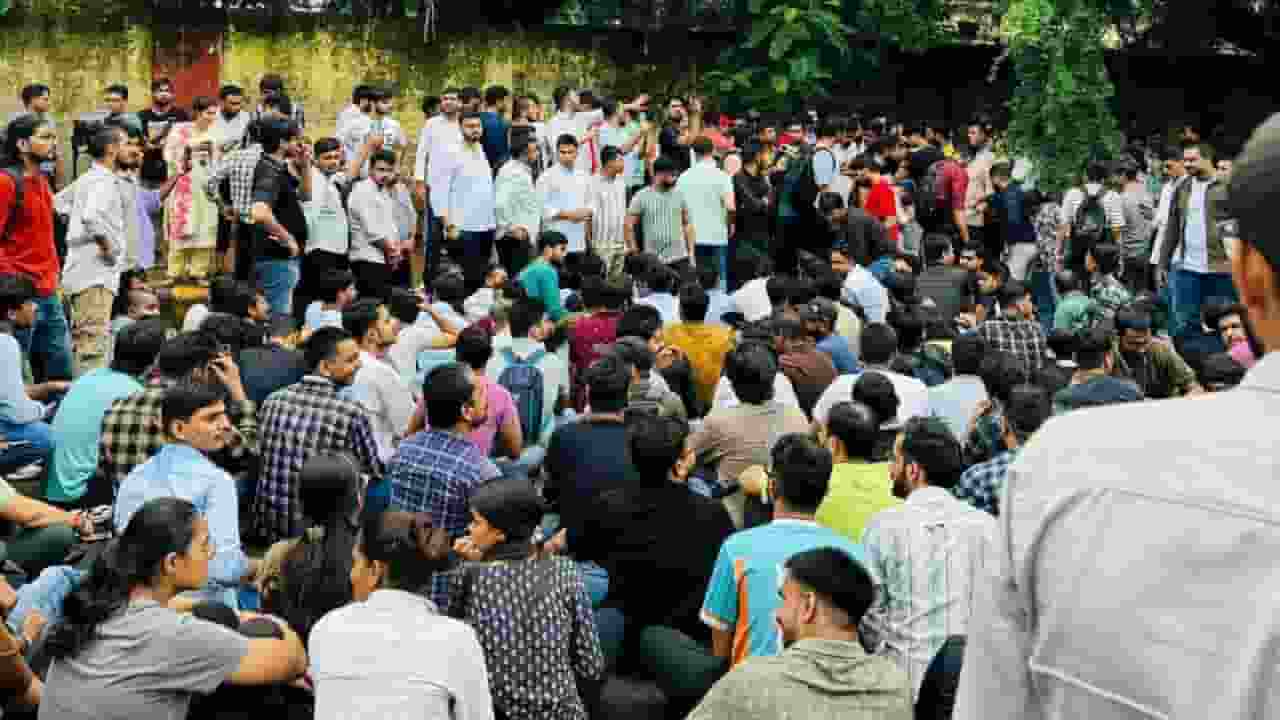 SSC ने ऐसा क्या कर दिया कि सड़क पर उतरे छात्र और टीचर? समझें पूरी बात ssc protest